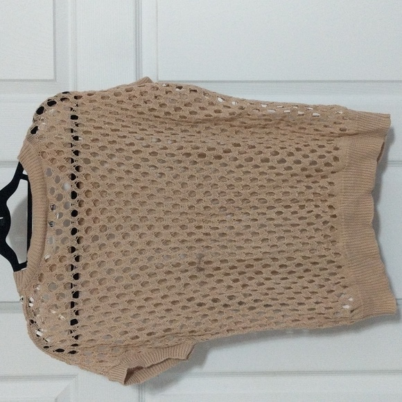 #312Forever 21 Women's Eyelet Short Sleeve Cream Sweater. Size: Medium - Picture 7 of 8